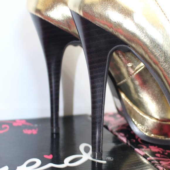 Qupid Valtina-11 Gold Crinkle High Heeled Shoes - Picture 5 of 6